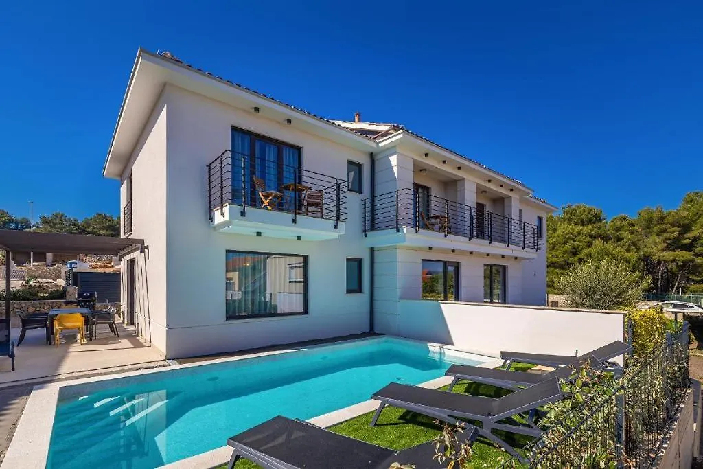 New Villa With Pool, Sea View, Close To A Beautiful Beach - By Traveler Tourist Agency Krk - Id 2407 Krk Town